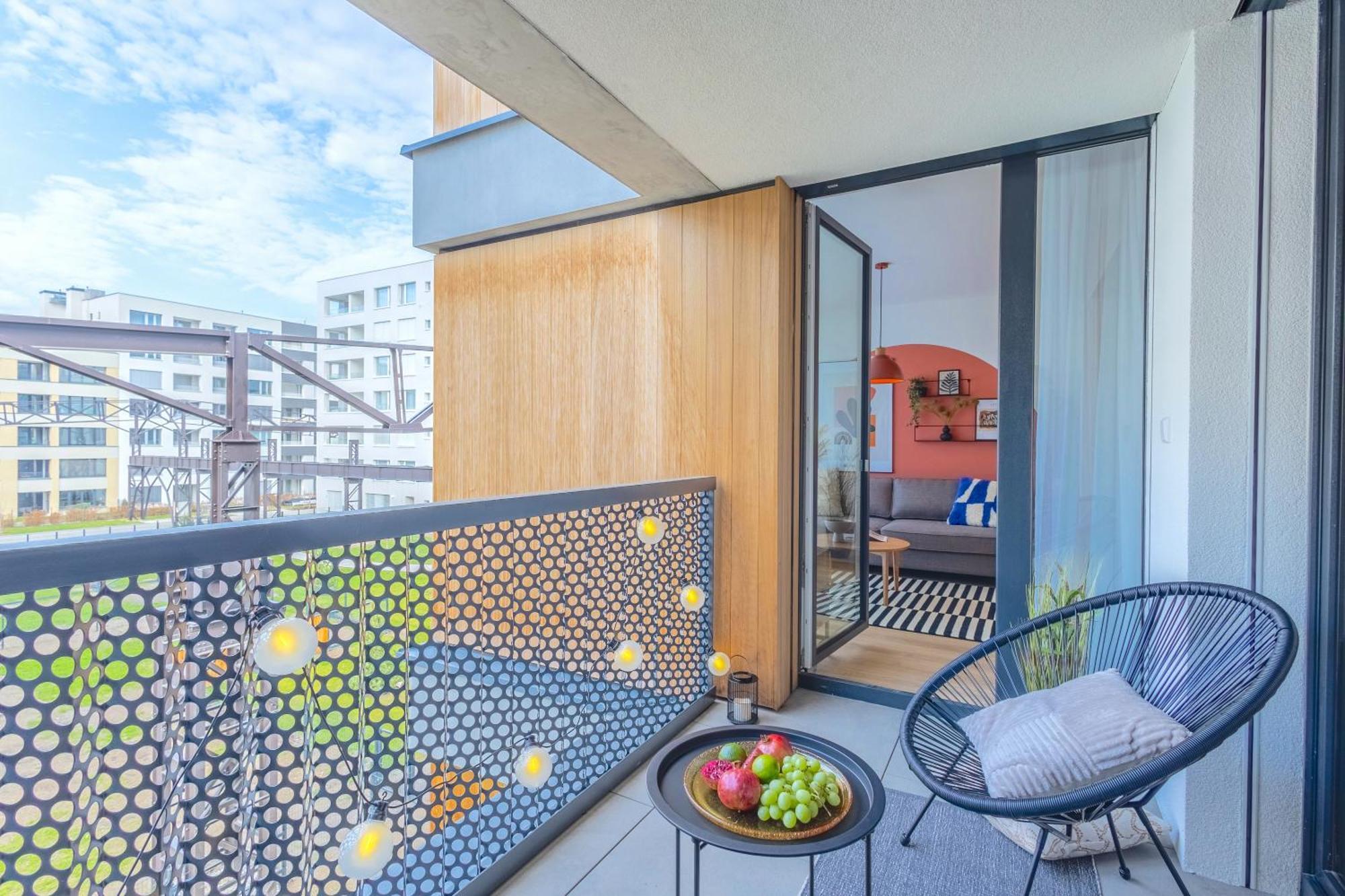 Design Apartment - Balcony, Free Parking, Yoga, 10 Mins To Center, By Gravity 布拉格 外观 照片