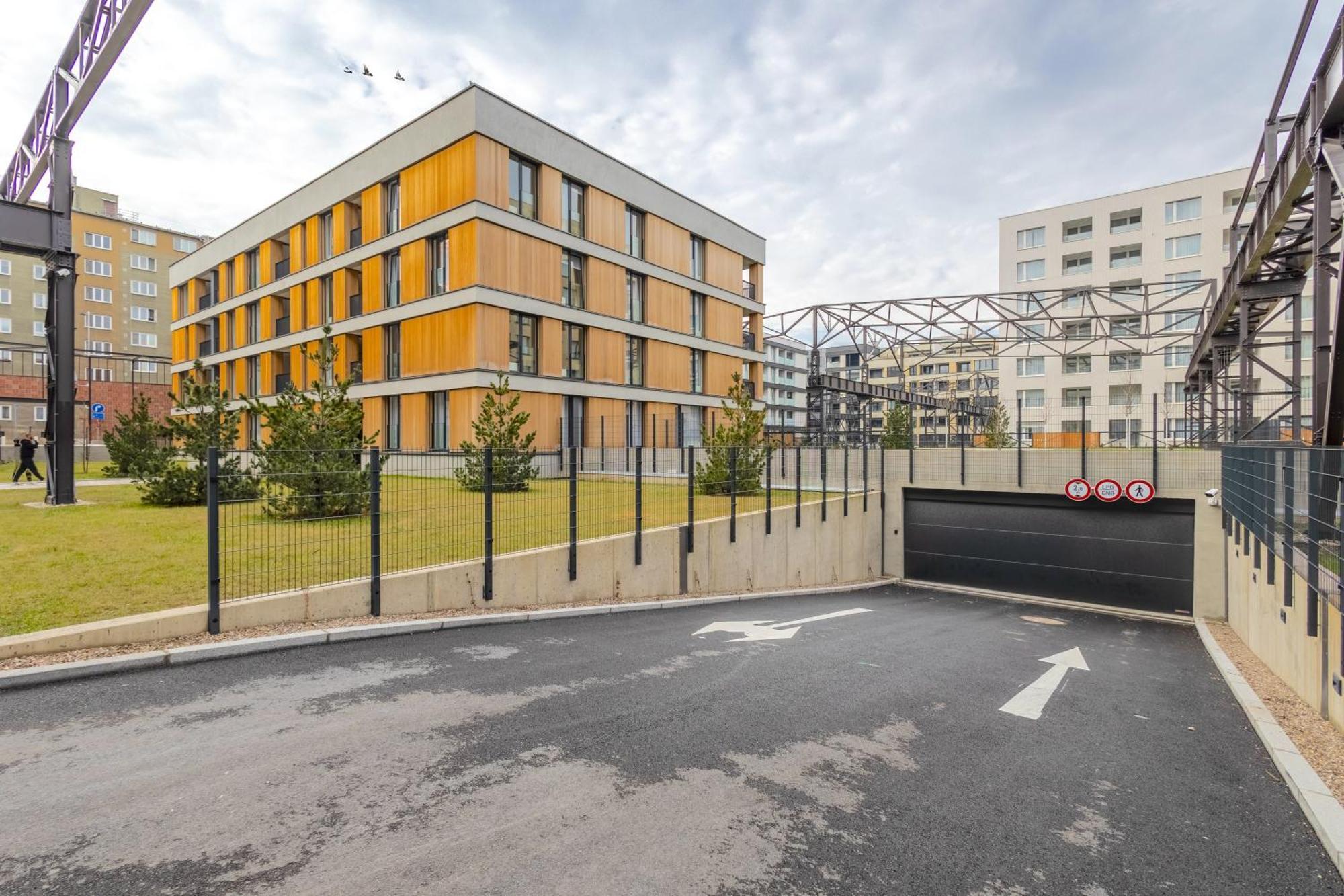 Design Apartment - Balcony, Free Parking, Yoga, 10 Mins To Center, By Gravity 布拉格 外观 照片