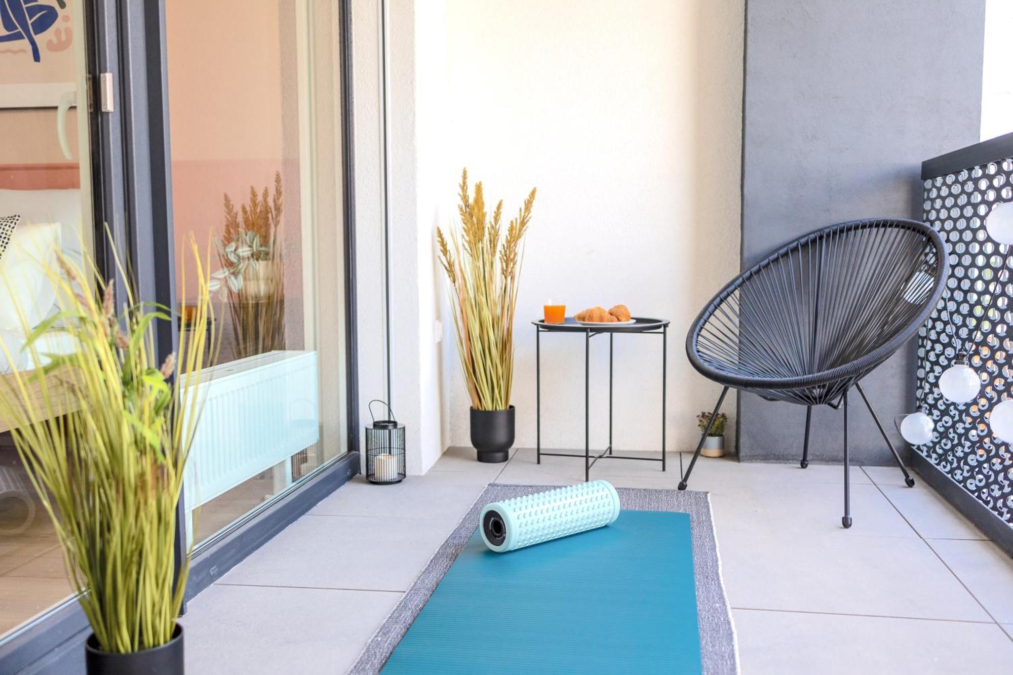 Design Apartment - Balcony, Free Parking, Yoga, 10 Mins To Center, By Gravity 布拉格 外观 照片